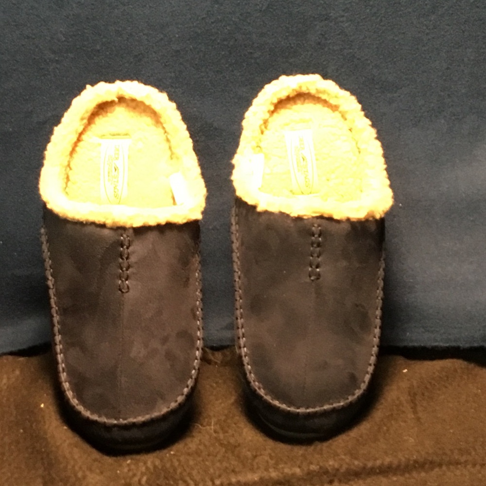 Deer Stags Navy Suede-Look “Slipperoos”Polyester fleece lined. Cozy
Mens 13